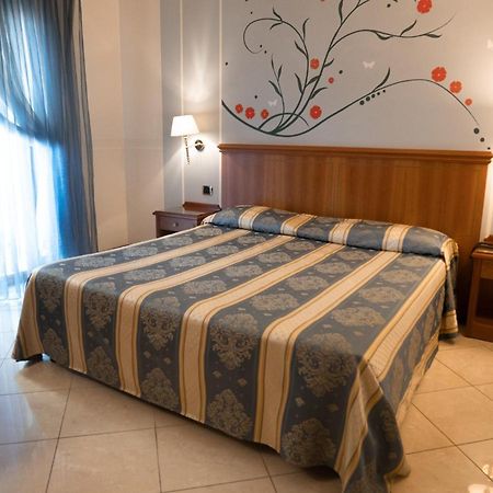 Dipendenza Hotel Londra Alessandria Eksteriør billede