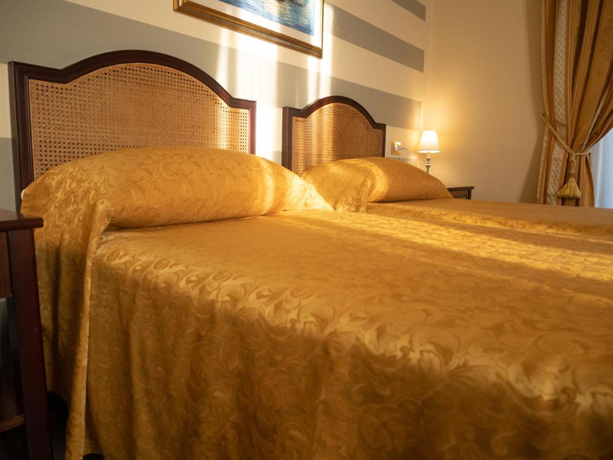 Dipendenza Hotel Londra Alessandria Eksteriør billede